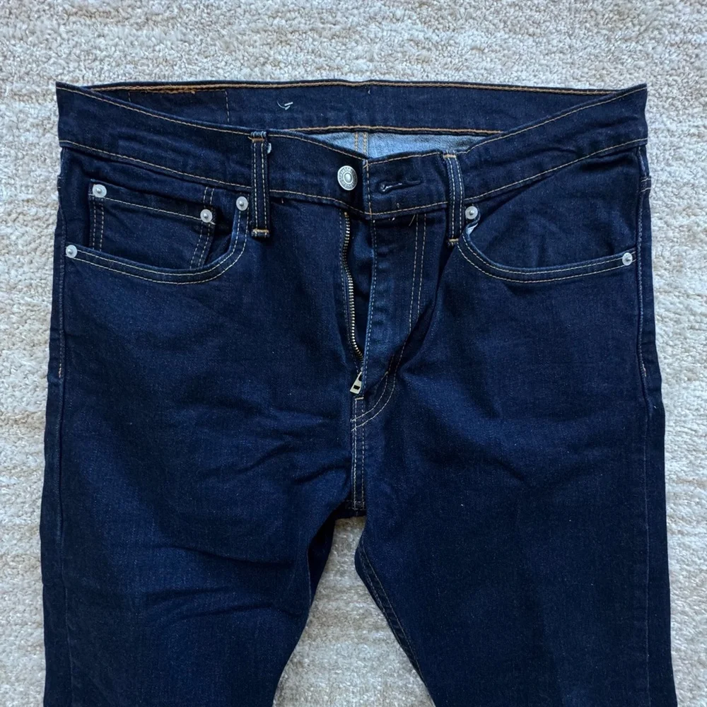 Levi's Men's Dark Indigo Slim Straight Jeans  W 34/ L 27.5